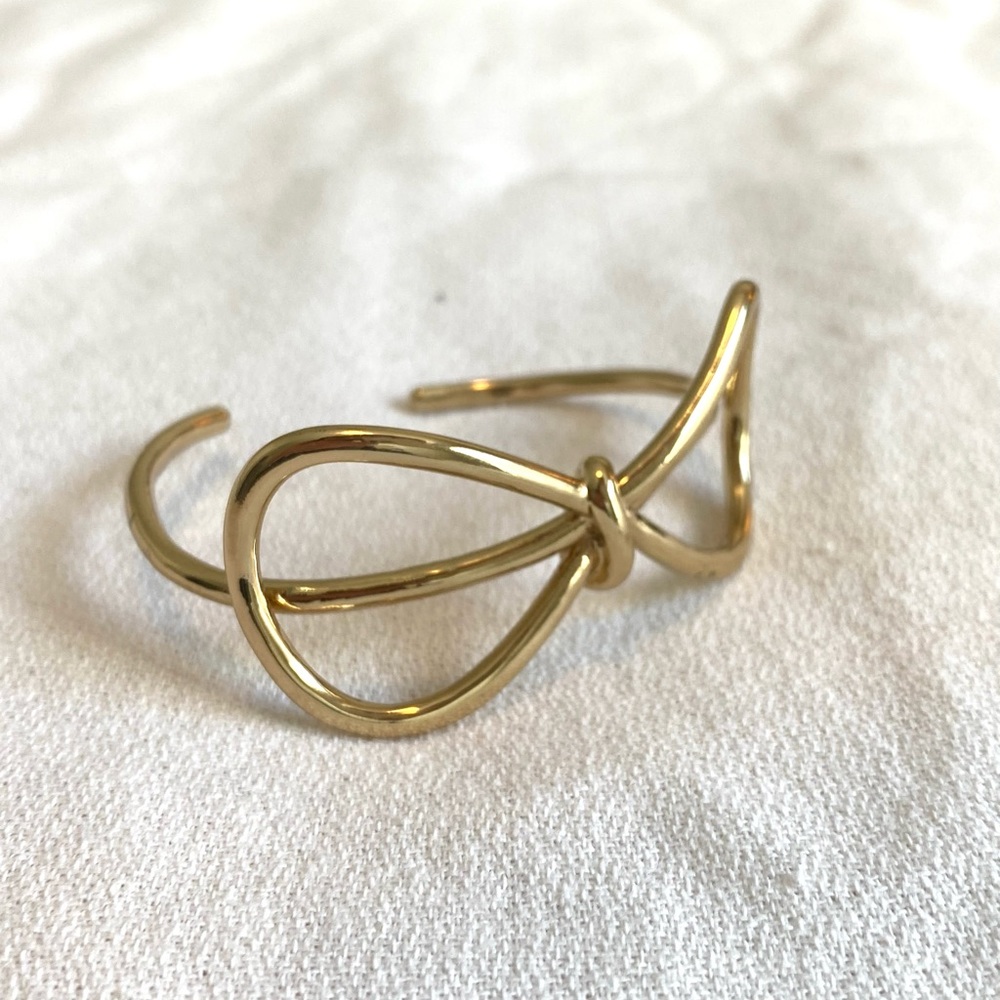 gold bow bracelet